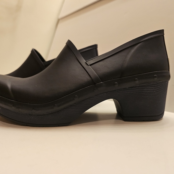 Women's Navy Slip-On Clogs - Picture 6 of 9